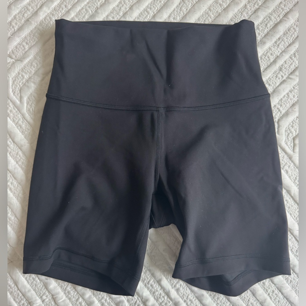Wunder Train High Rise Shorts in Black 6”